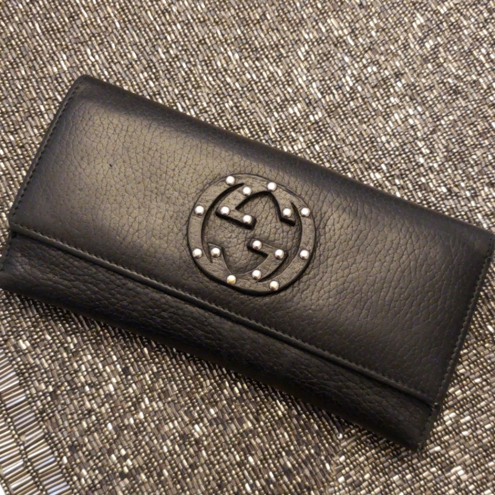 Authentic  Gucci wallet